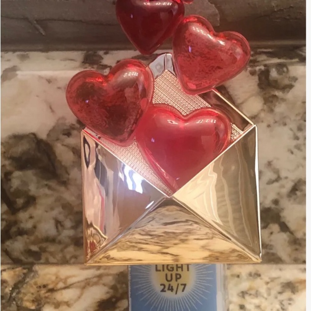 Bath & Body Works LOVE LETTER HEART VALENTINE’S DAY Wallflower Nightlight Plug - Picture 1 of 3